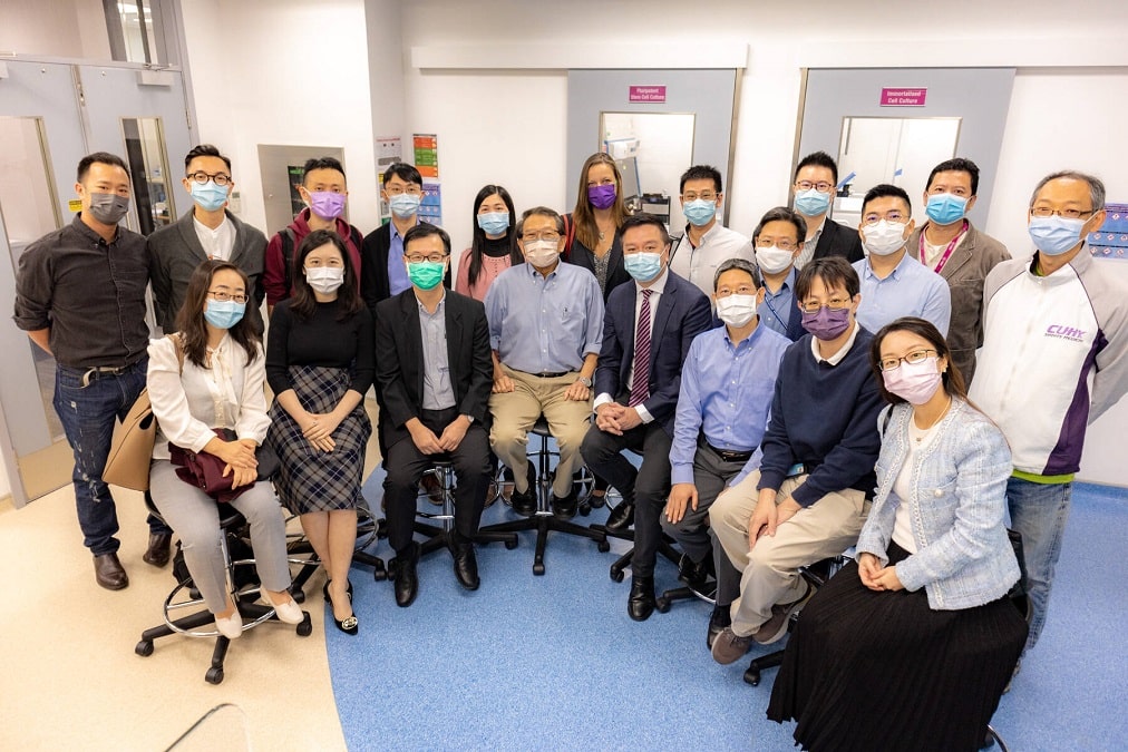 Local Project Leaders of CNRM (From left 3rd in the front: Prof Woody WY Chan, CRNM Co-director; Prof Rocky S Tuan, CUHK VC; Prof Patrick SH Yung, CNRM Director).